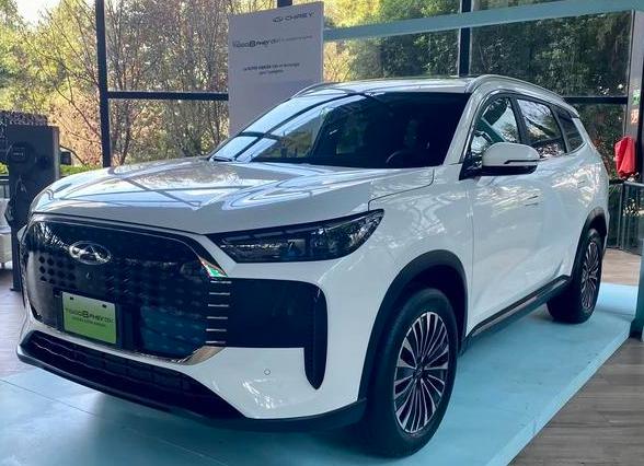 Chery Tiggo 8 PHEV CSH plug-in hybrid SUV in Mexico
