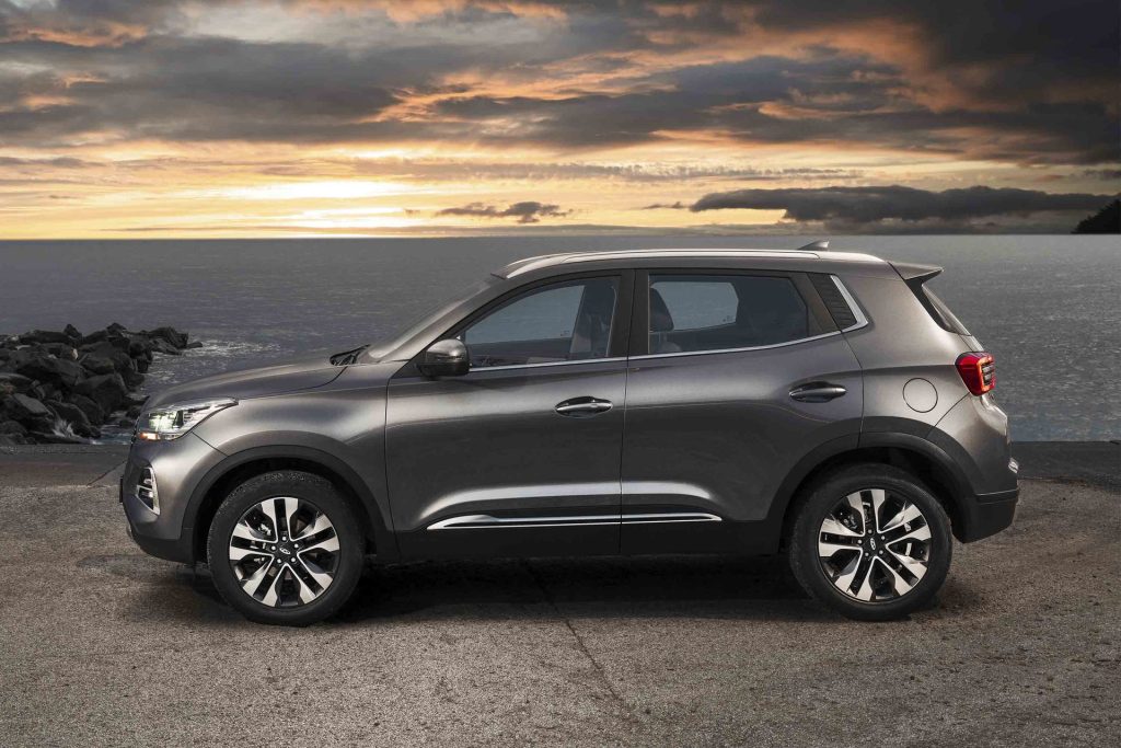 Chery Tiggo 4 PRO compact SUV front three-quarter view