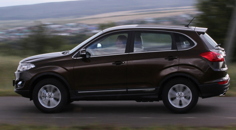 Chery Tiggo 5 compact SUV side view