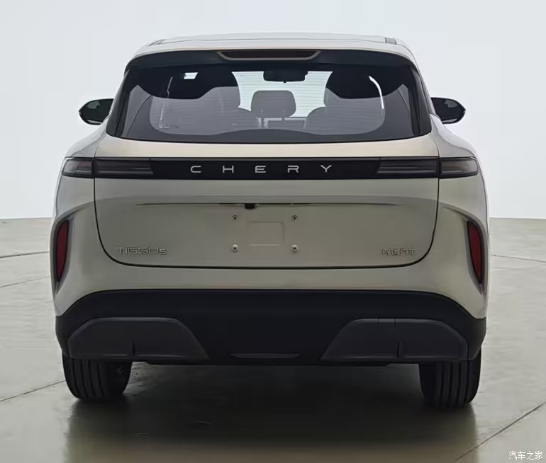 Chery Tiggo 5 compact SUV side view