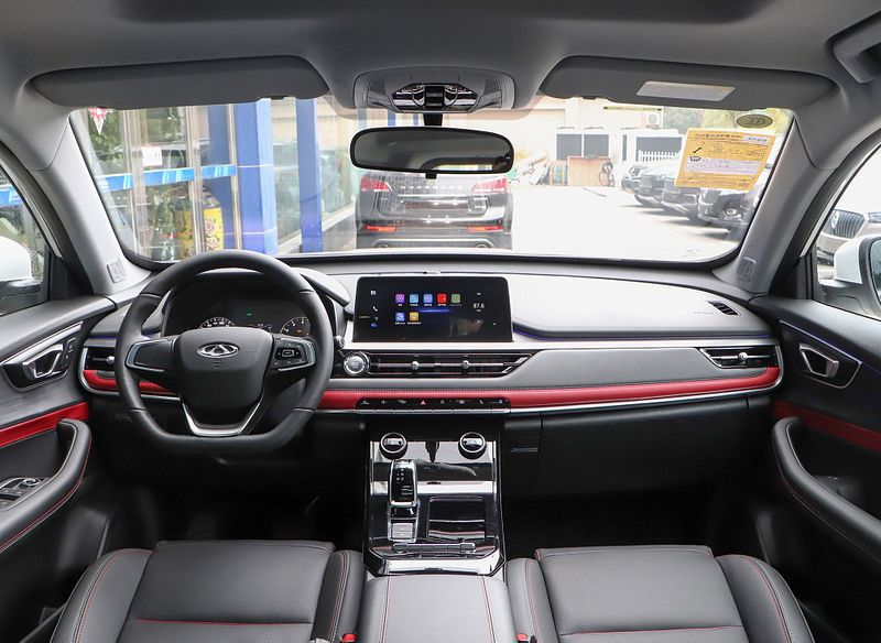 Chery Tiggo 7 PRO compact SUV side view