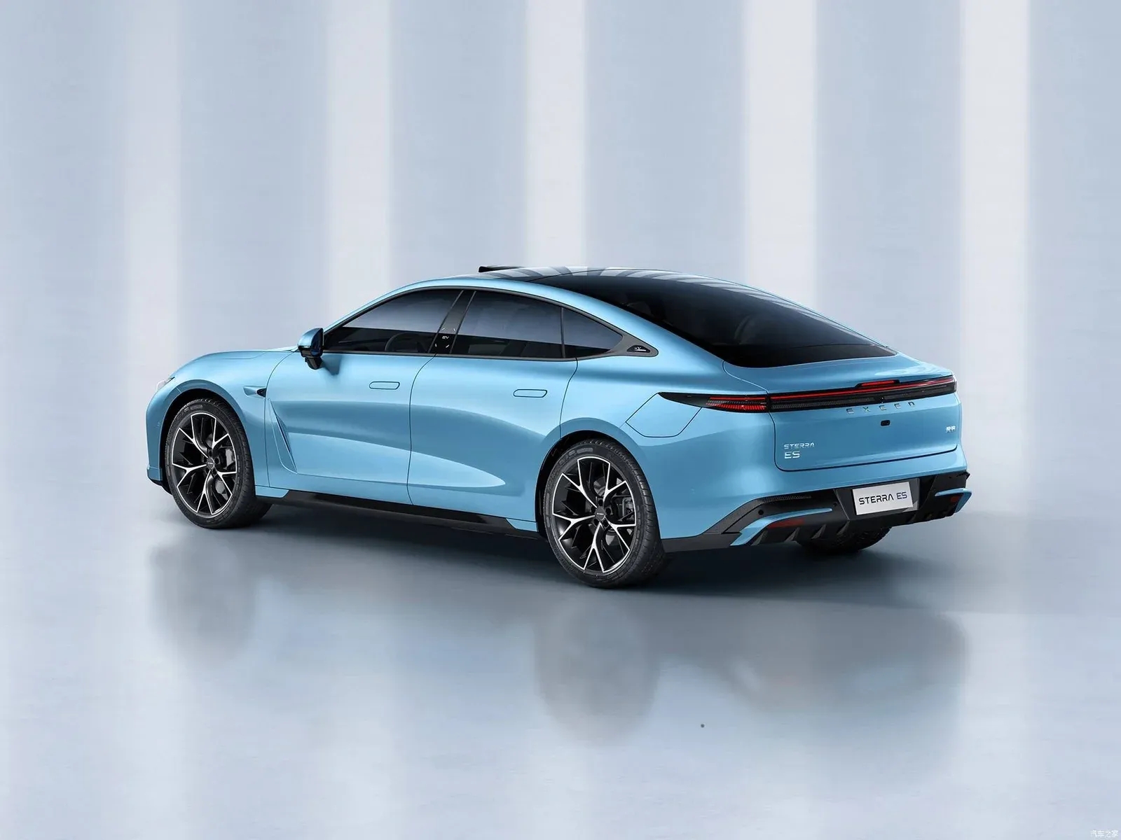 EXEED ES full-size electric sedan parked in urban setting