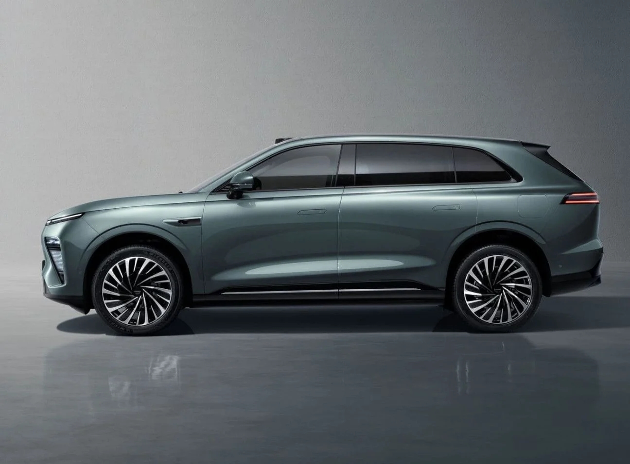 EXEED ET mid-size luxury electric SUV in UAE