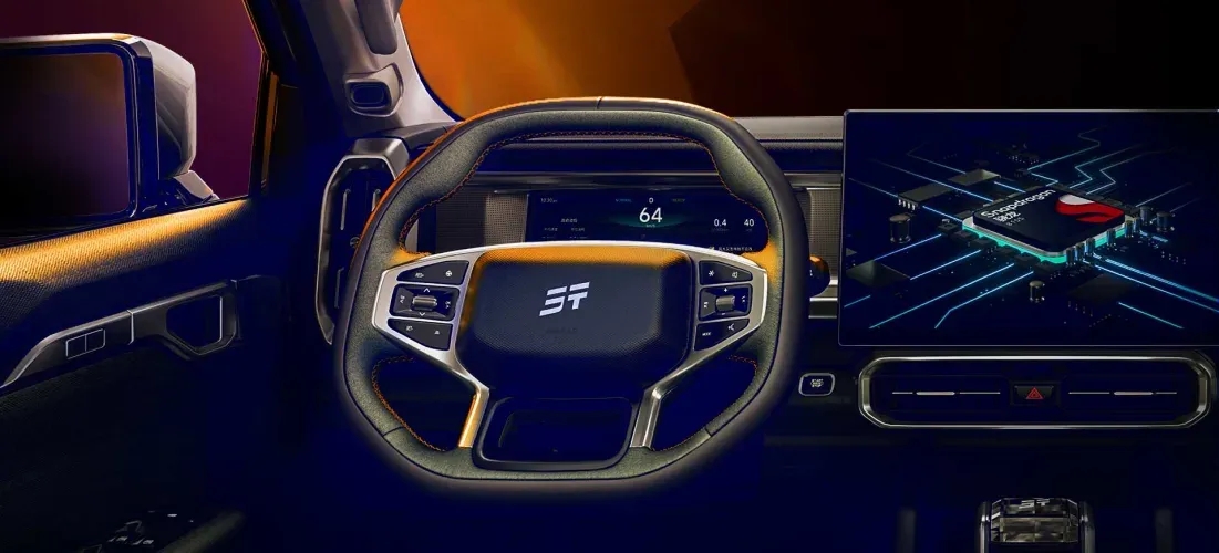 Jetour T2 rugged off-road SUV with bold design lines and panoramic skylight