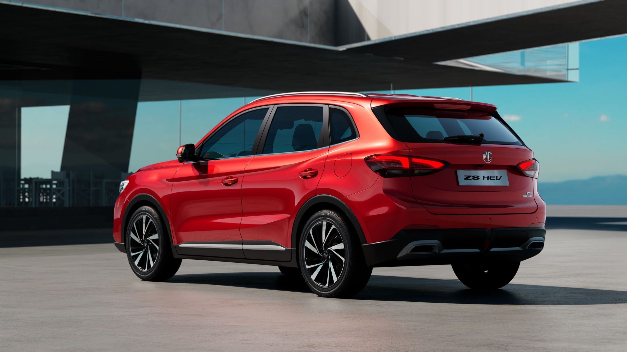MG ZS Hybrid+ / Petrol